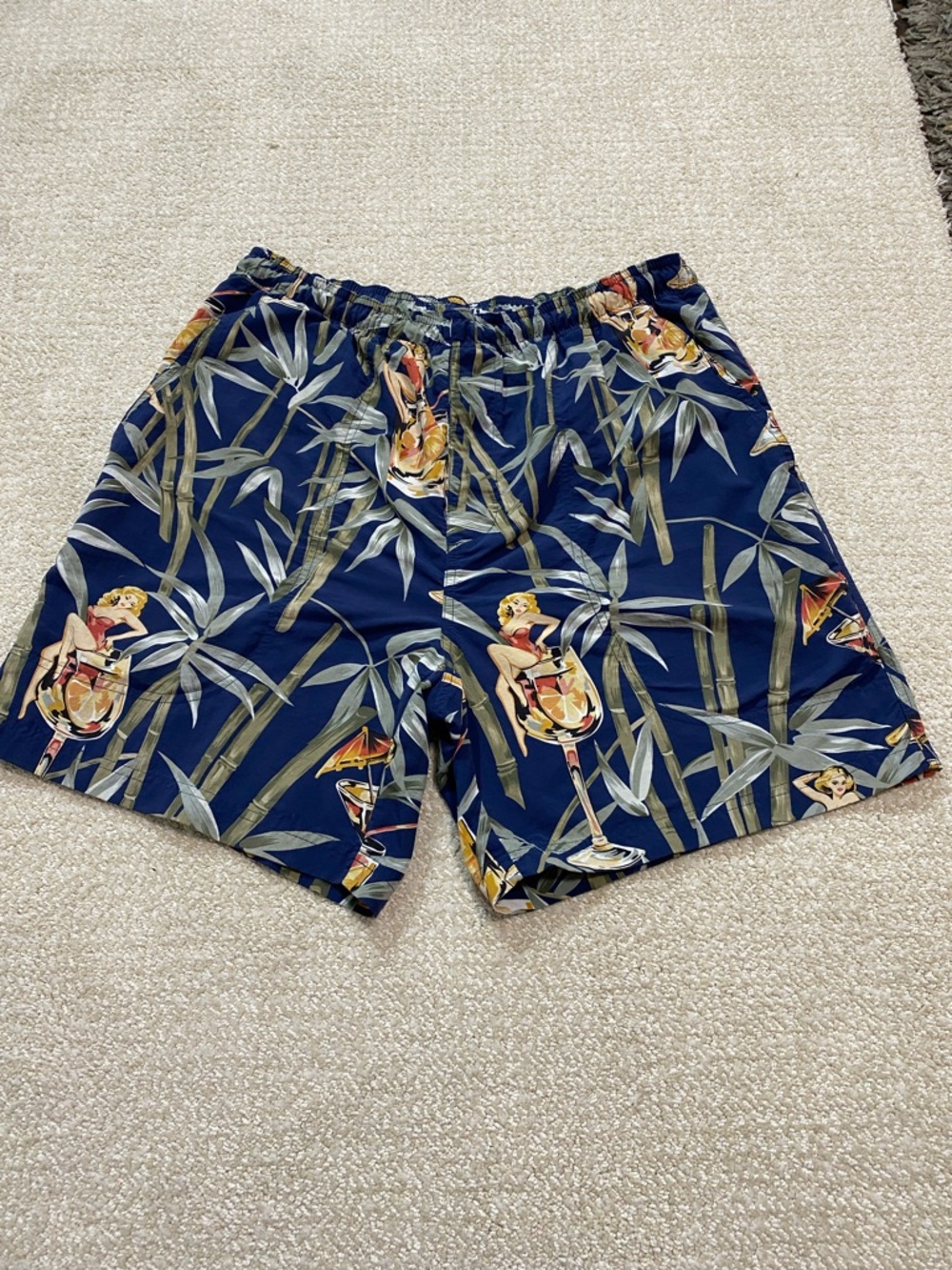 Tommy Bahama Navy Tropical Pin-Up Swim Trunks Size L 100% Nylon